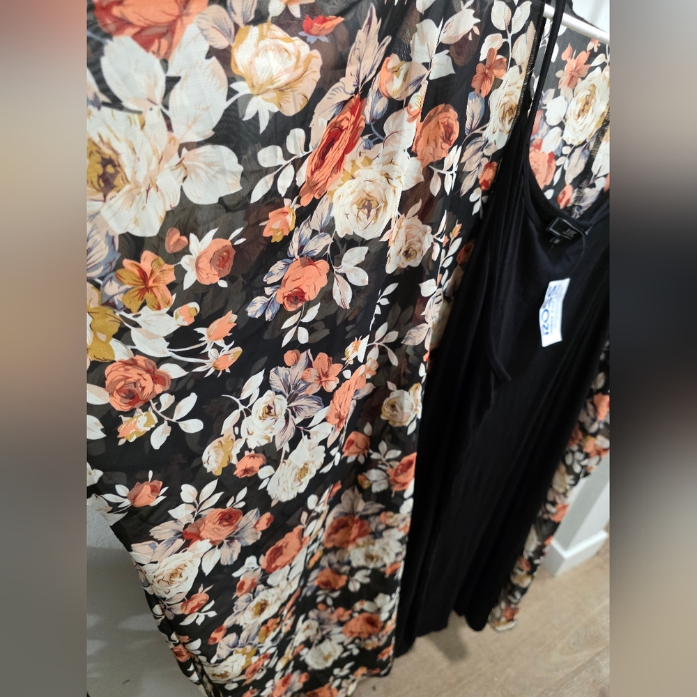 Floral Kimono with Black Dress - Picture 3 of 5